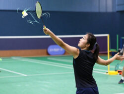 Cara Melakukan Servis Pendek yang Akurat dan Menyulitkan Lawan di Lapangan